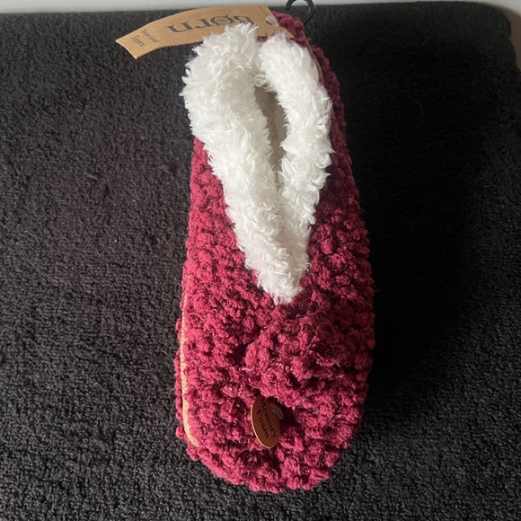 Born Womens Sherpa Lined Memory Foam Slippers - size M/L - Picture 1 of 6